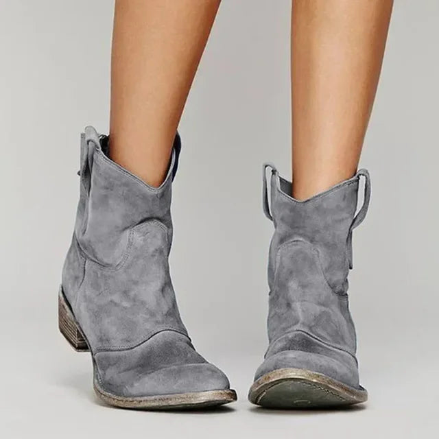 Ella™ – Vintage Cowboy Ballerina