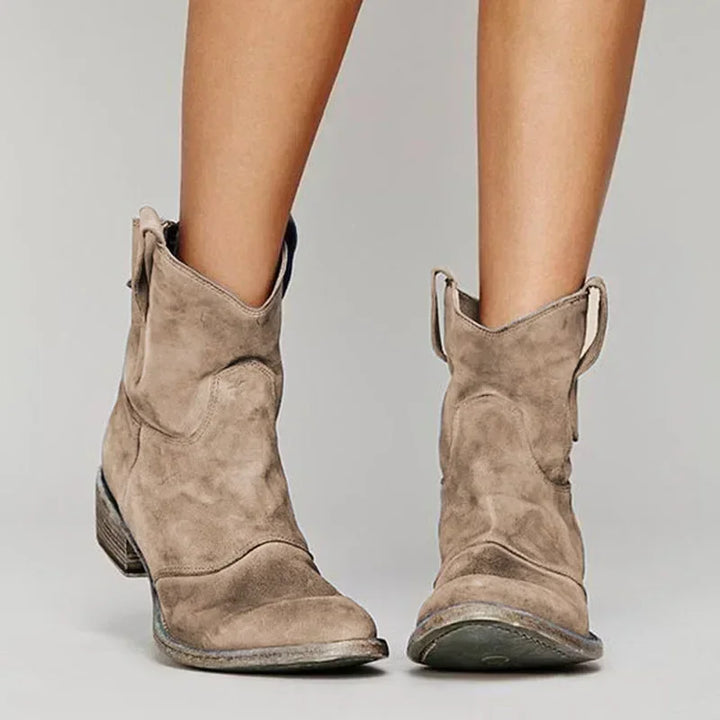 Ella™ – Vintage Cowboy Ballerina